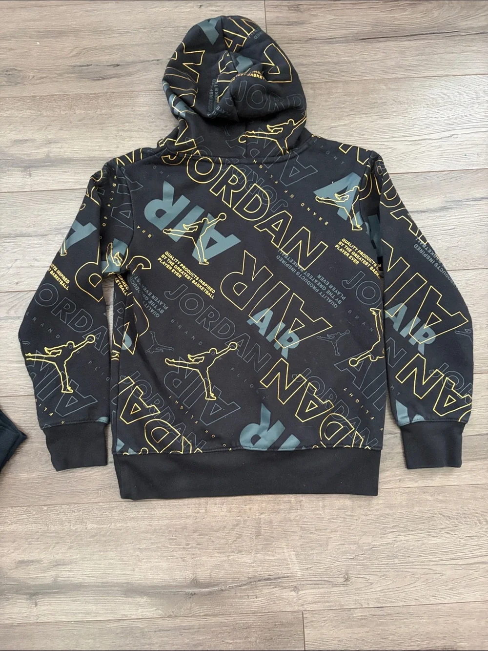 Jordan Kids Black & Gold Logo Sweatshirt and Joggers Set. Size Medium